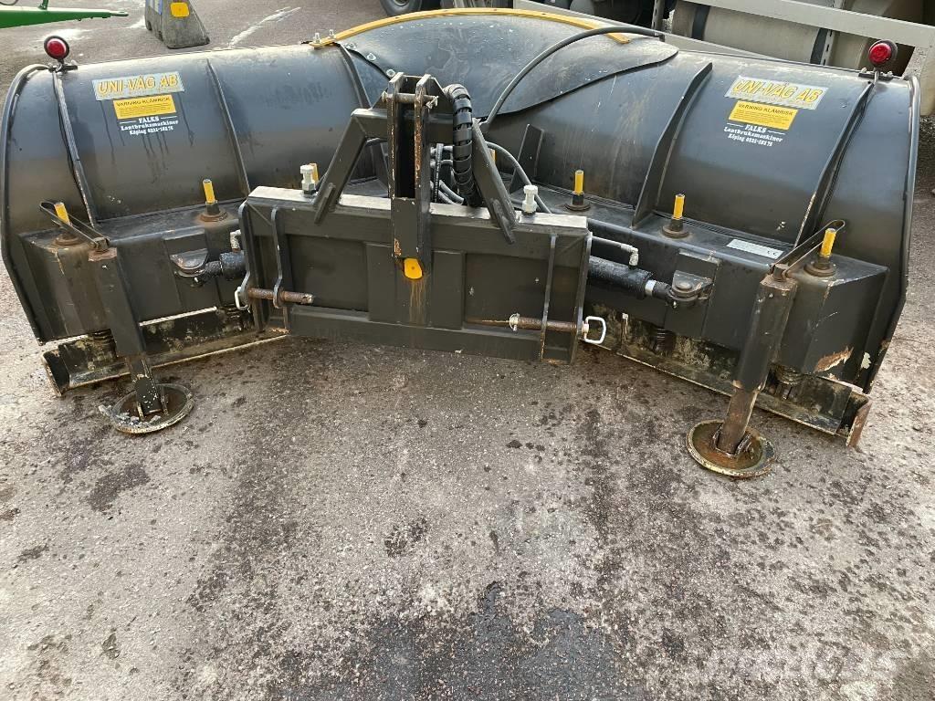 Uni-väg UV 320 Schneeschilde und -pflüge