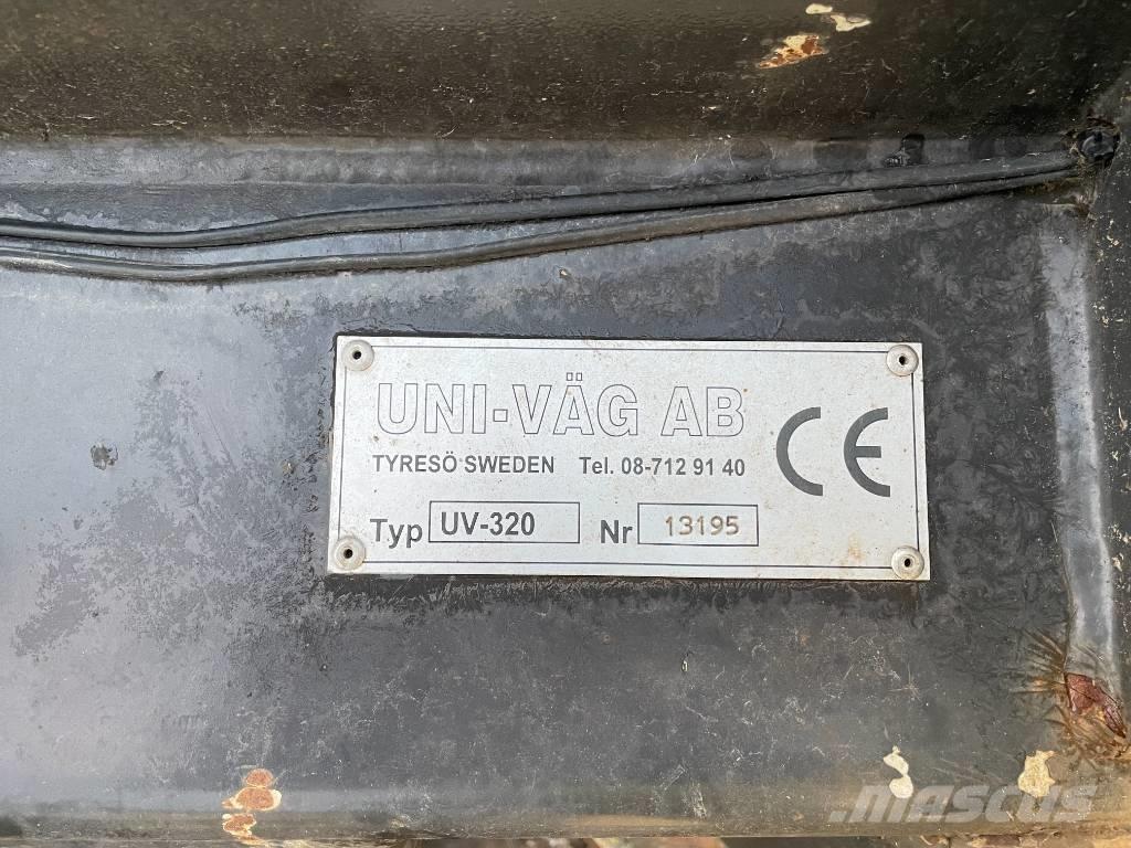 Uni-väg UV 320 Schneeschilde und -pflüge
