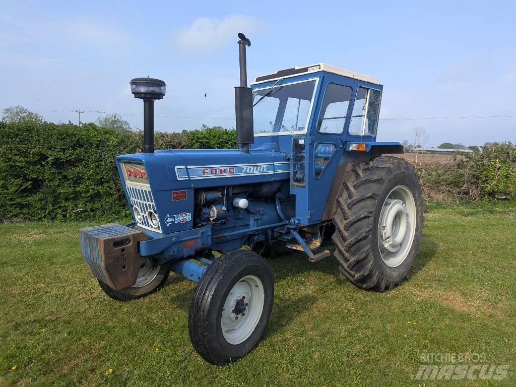 Ford 7000 Traktoren