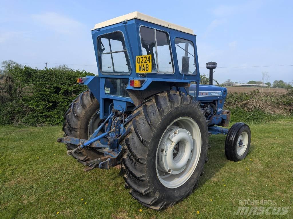 Ford 7000 Traktoren