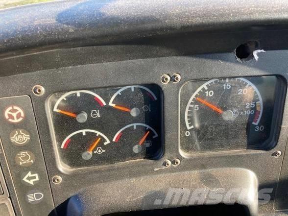 CAT 740 Dumper - Knickgelenk