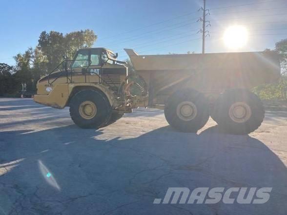 CAT 740 Dumper - Knickgelenk