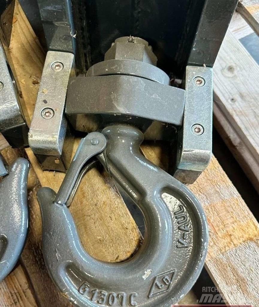 Merlo crane hook Masten