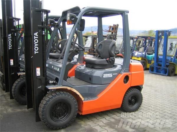 Toyota 02-8FG25 Gasstapler