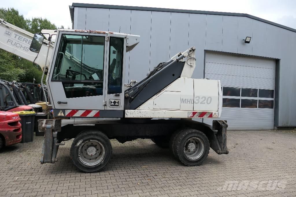 Fuchs MHL 320 Materialumschlag