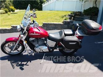 Honda VT1100 Boote / Prahme