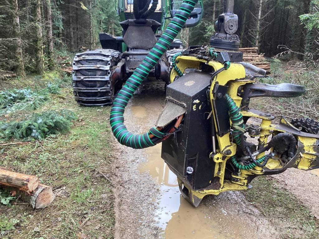 John Deere 1170 E Harvester
