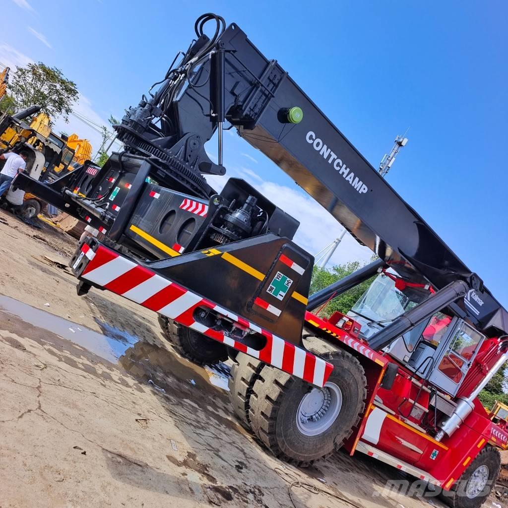 Kalmar DRF 450 Reach-Stacker