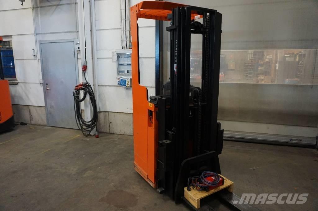 Toyota SSE135L Selbstfahrstapler
