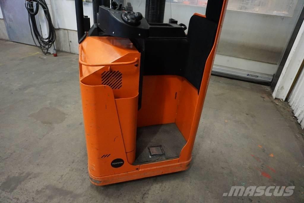Toyota SSE135L Selbstfahrstapler