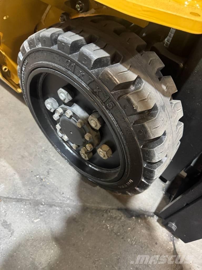 CAT FGC25N Andere Gabelstapler