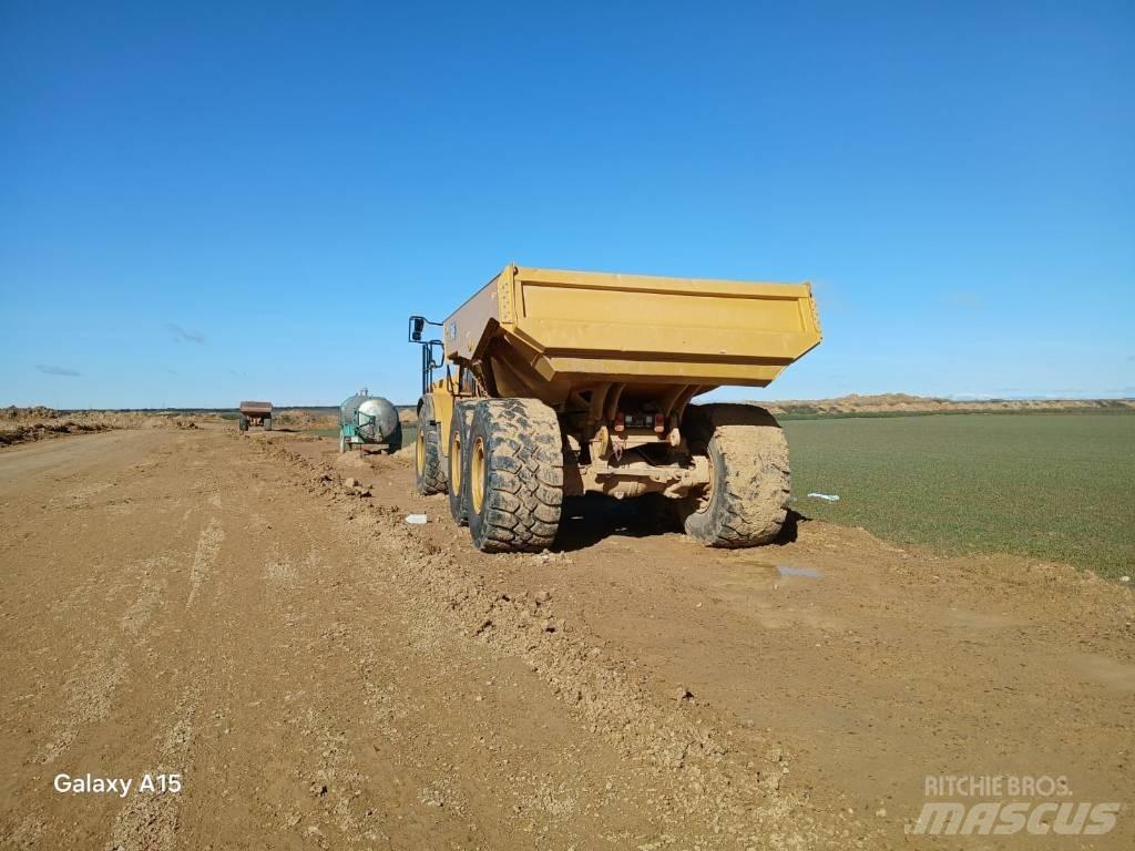 CAT 745 Dumper - Knickgelenk