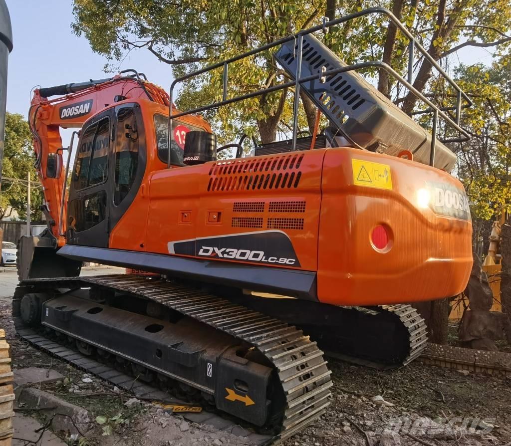 Doosan DX 300 LC Raupenbagger