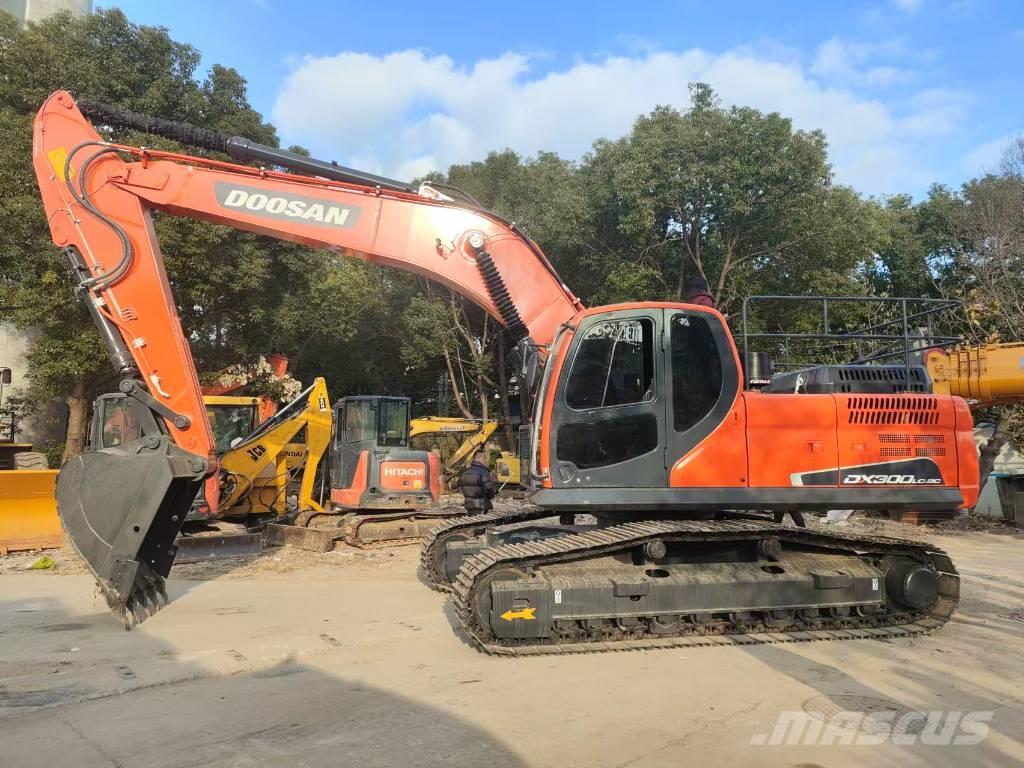 Doosan DX 300 LC Raupenbagger