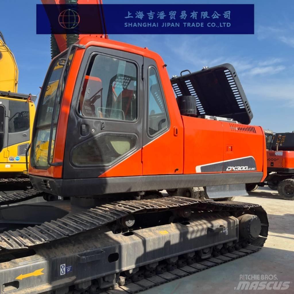 Doosan DX 300 Raupenbagger