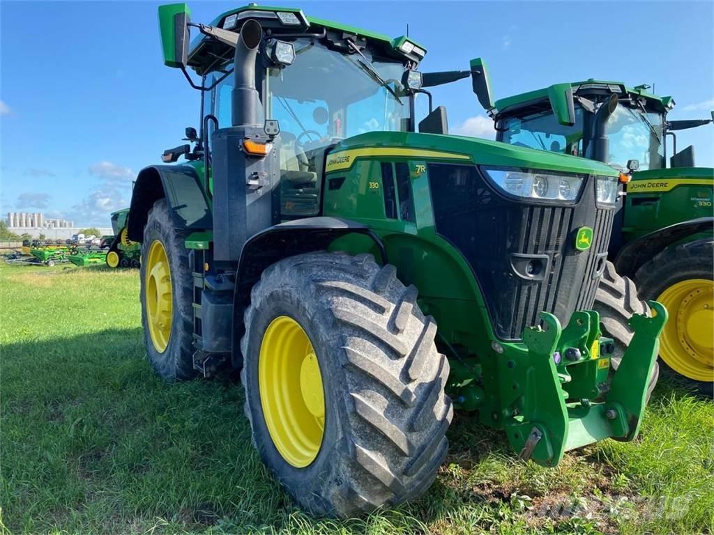 John Deere 7R 330 Traktoren