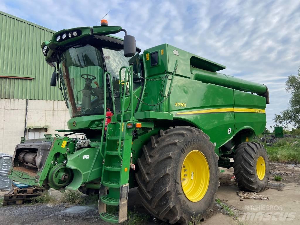 John Deere S770 Mähdrescher