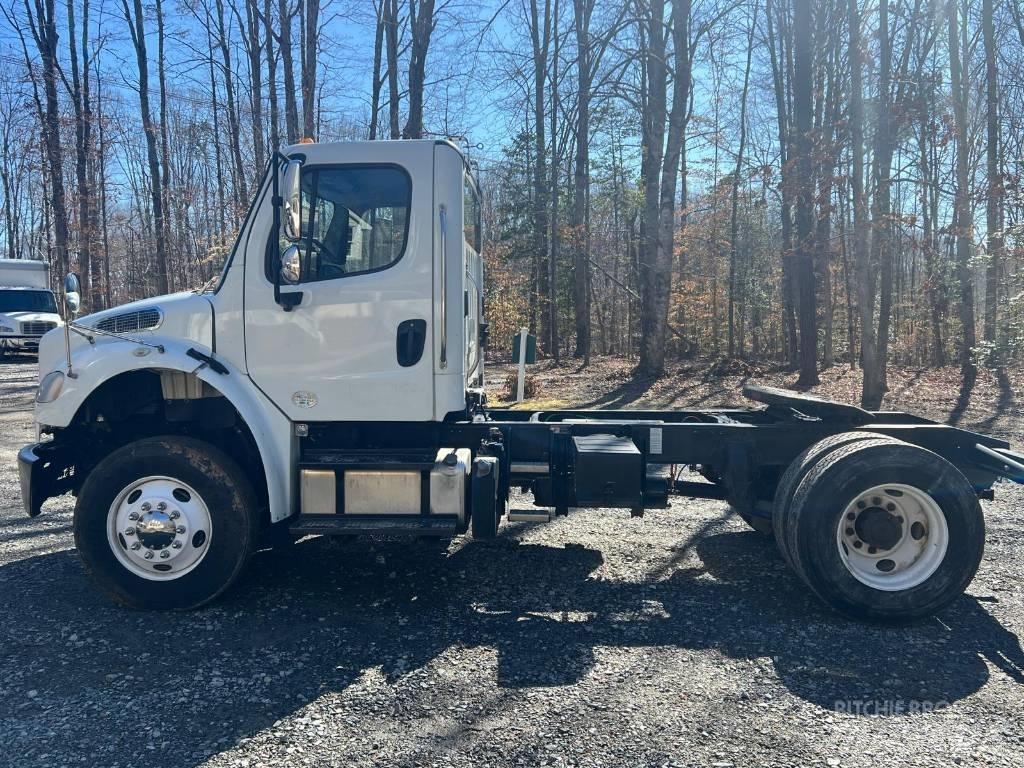 Freightliner M2106 Sattelzugmaschinen