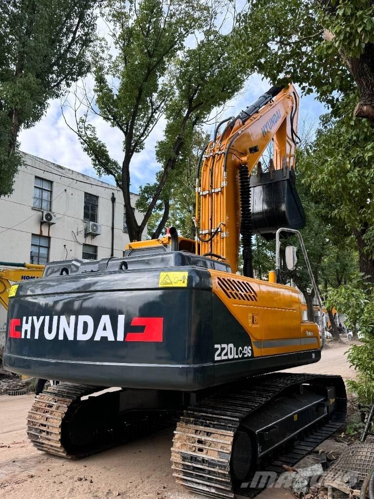 Hyundai 220LC-9S Midibagger  7t - 12t