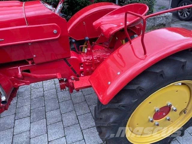 Porsche Junior 108 Traktoren