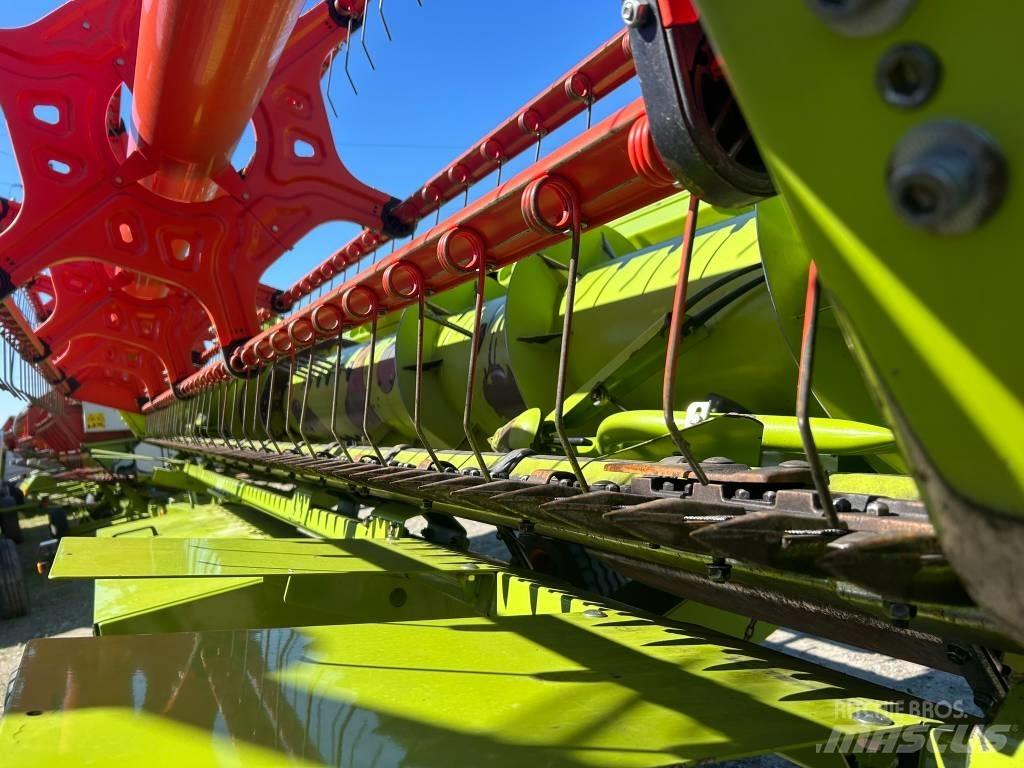 CLAAS Tucano 440 Mähdrescher