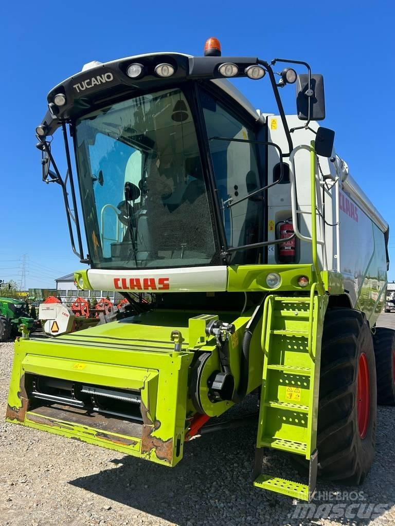CLAAS Tucano 440 Mähdrescher