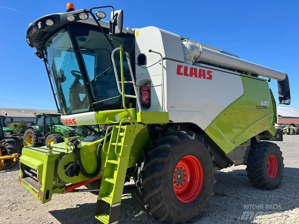 CLAAS Tucano 440 Mähdrescher