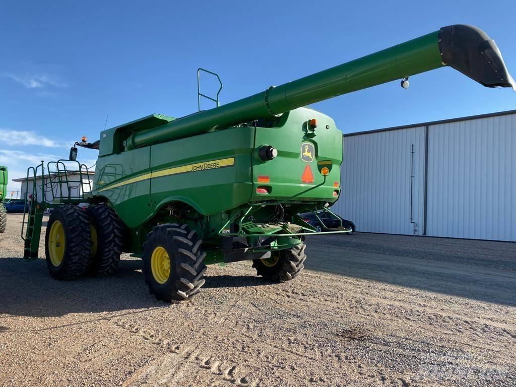 John Deere S 680 Mähdrescher