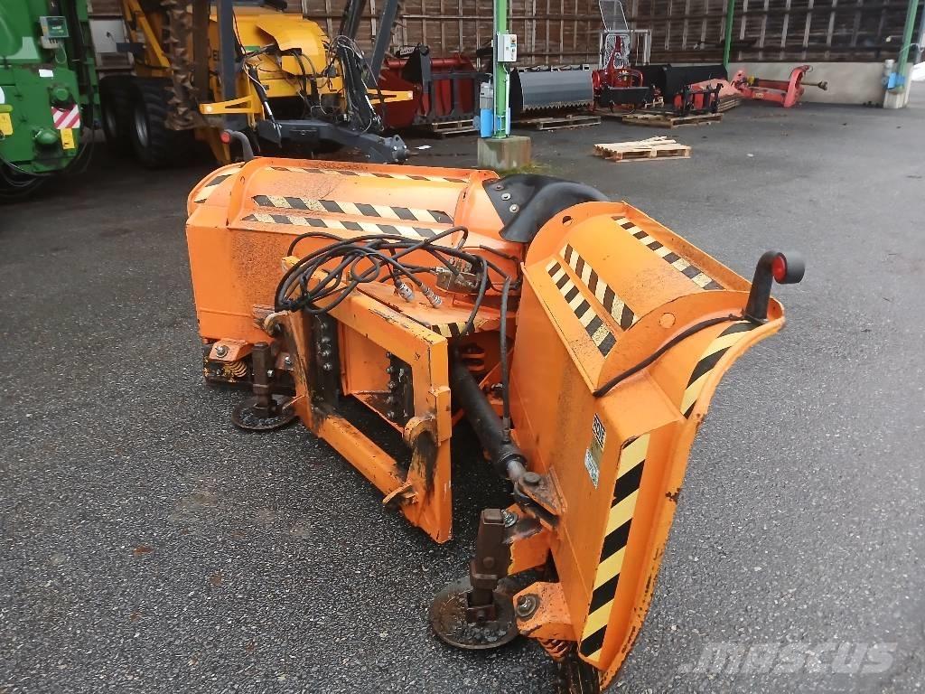 Rote 320 Nivelaura Schneeschilde und -pflüge