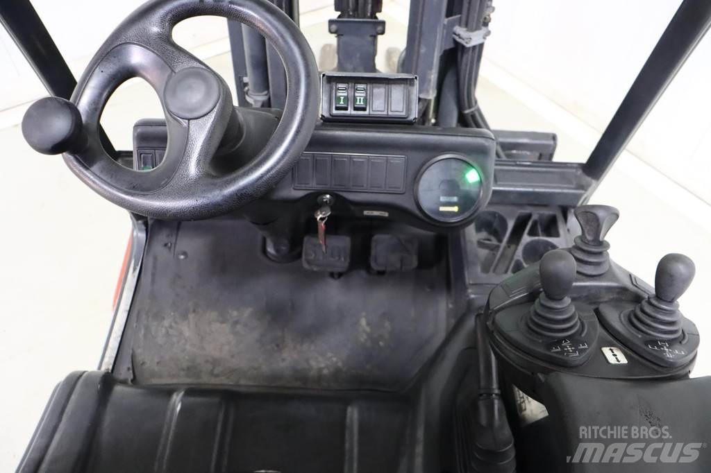 Linde E30-02 Elektrostapler