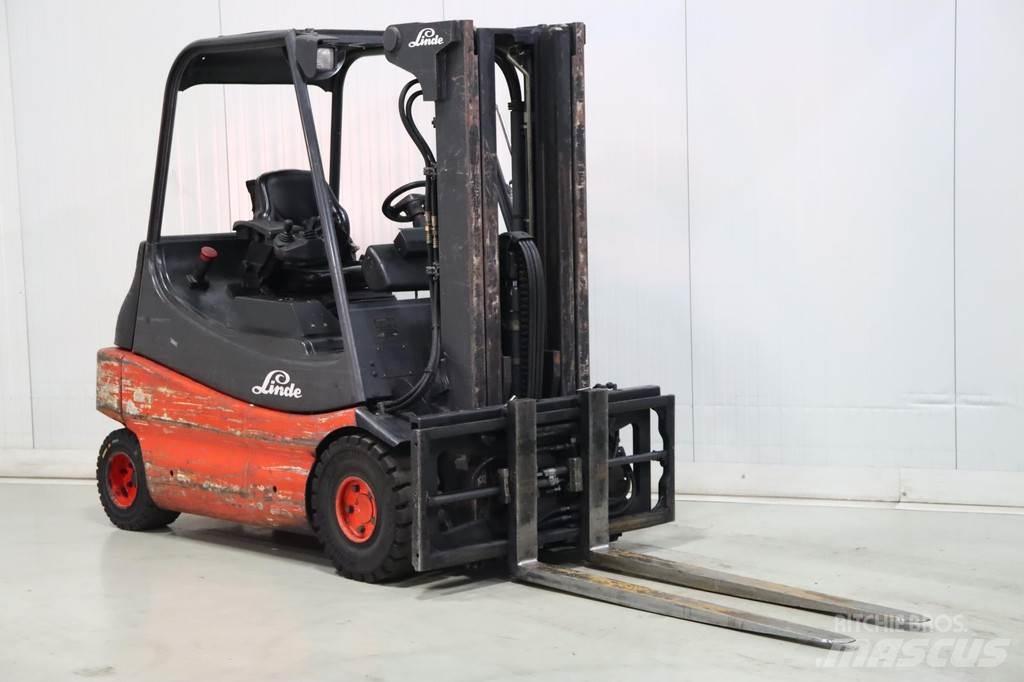 Linde E30-02 Elektrostapler