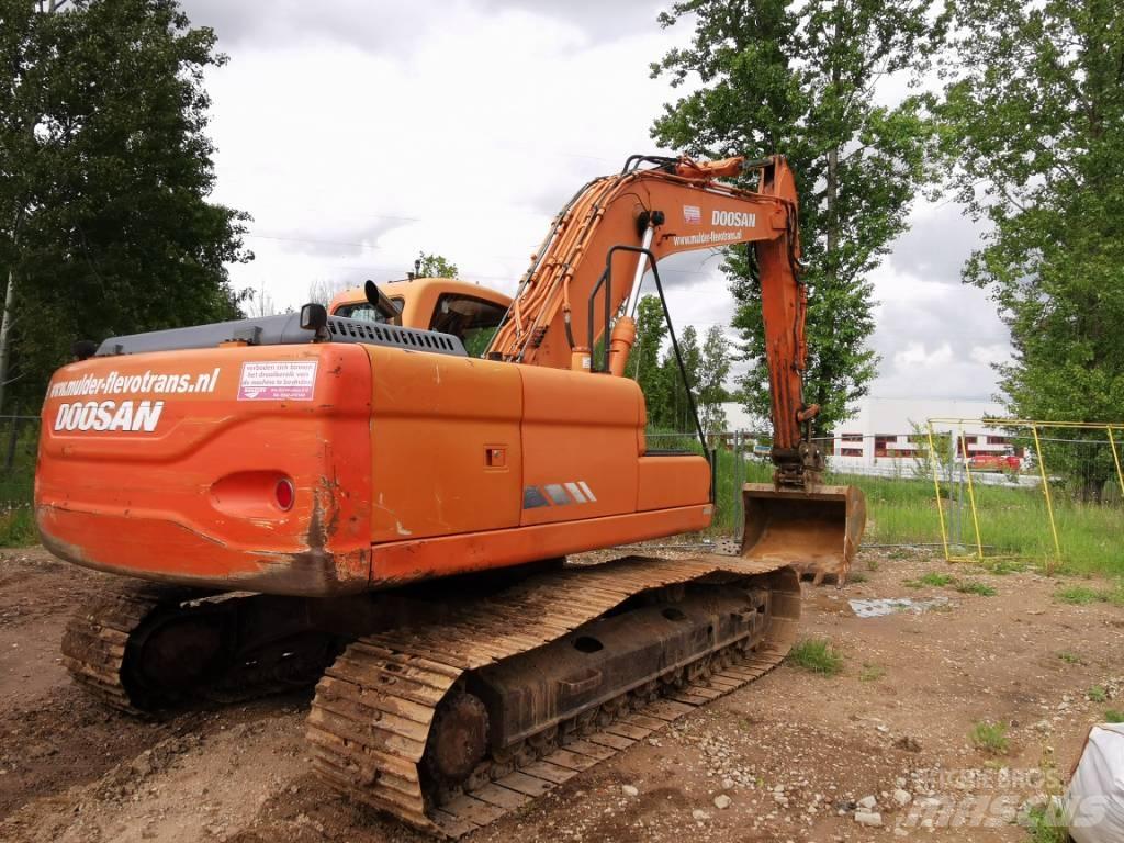 Doosan DX 225 LC Raupenbagger