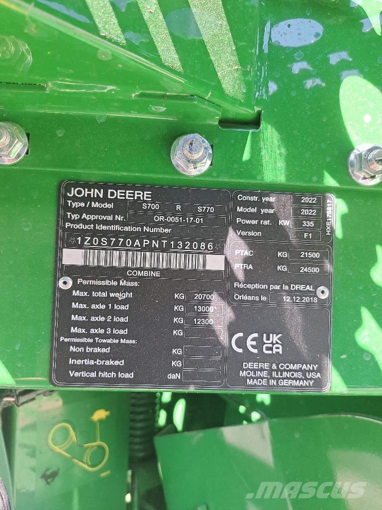 John Deere S 770 Mähdrescher