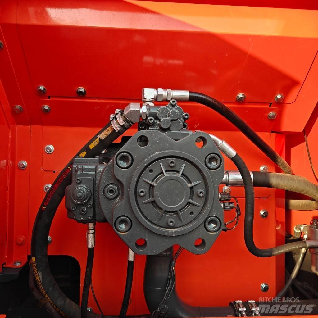 Doosan DX300LC-9C Raupenbagger