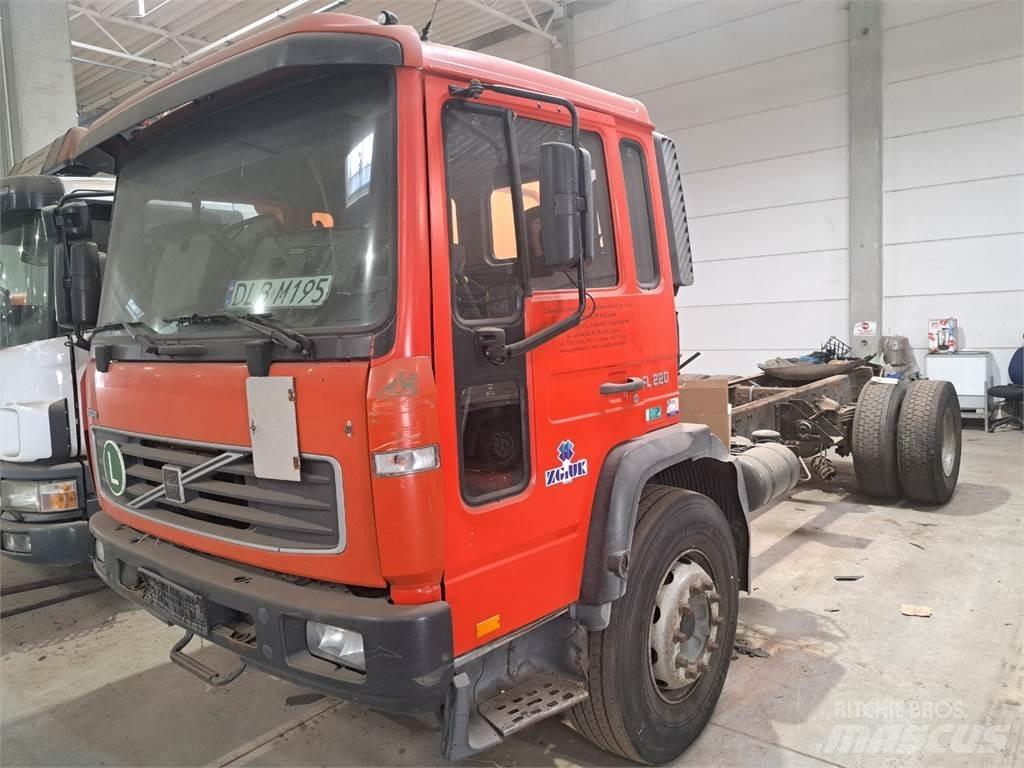 Volvo FL6 220 Sattelzugmaschinen