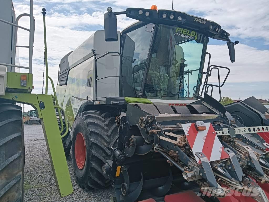 CLAAS TRION 750 Mähdrescher