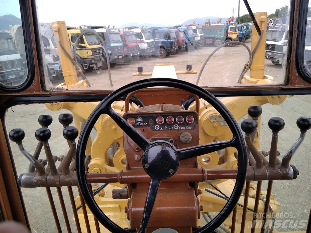CAT 16 G Grader