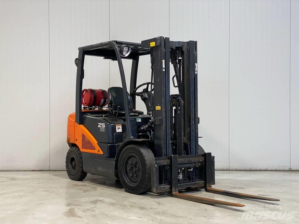 Doosan G25N-7 Gasstapler
