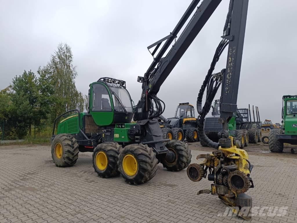 John Deere 1070 E Harvester