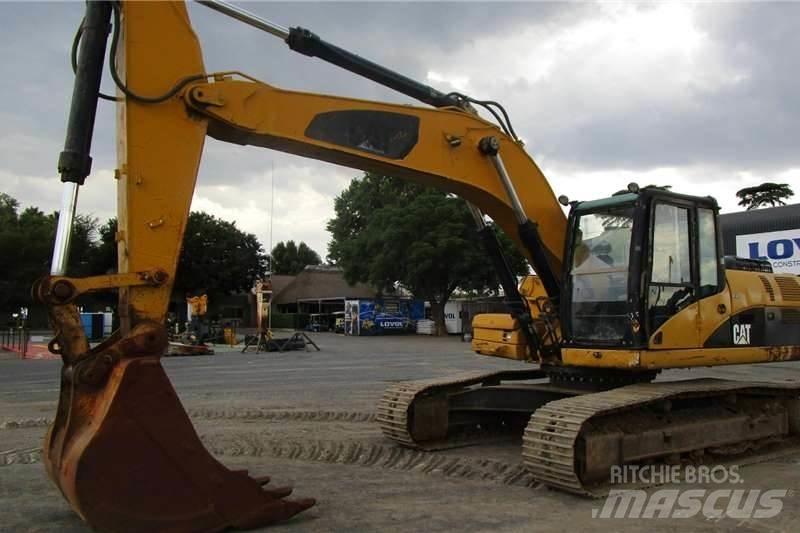 CAT 324D Minibagger < 7t