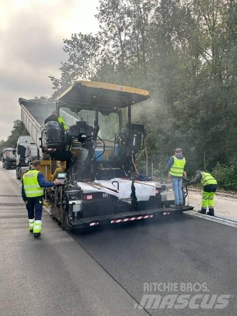 CAT AP 555 Strassenfertiger