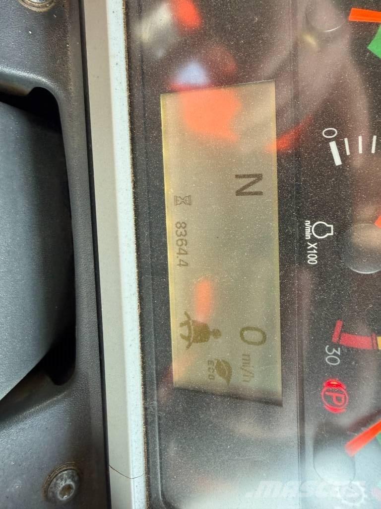 CAT 745 Dumper - Knickgelenk