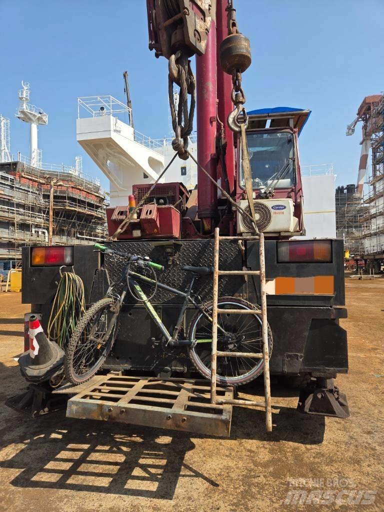 Krupp KMK 5110 All-Terrain-Krane