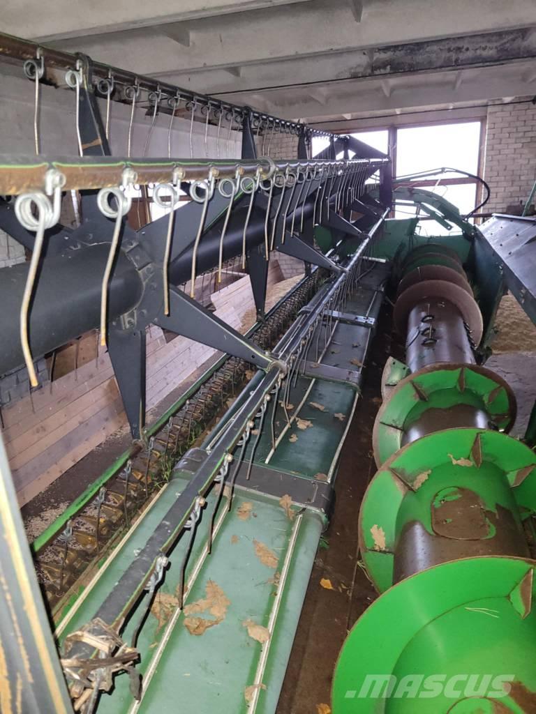 John Deere T 560 Mähdrescher