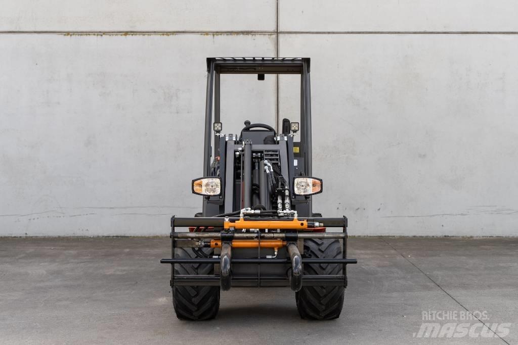 Cast 830D CARBON Minilader