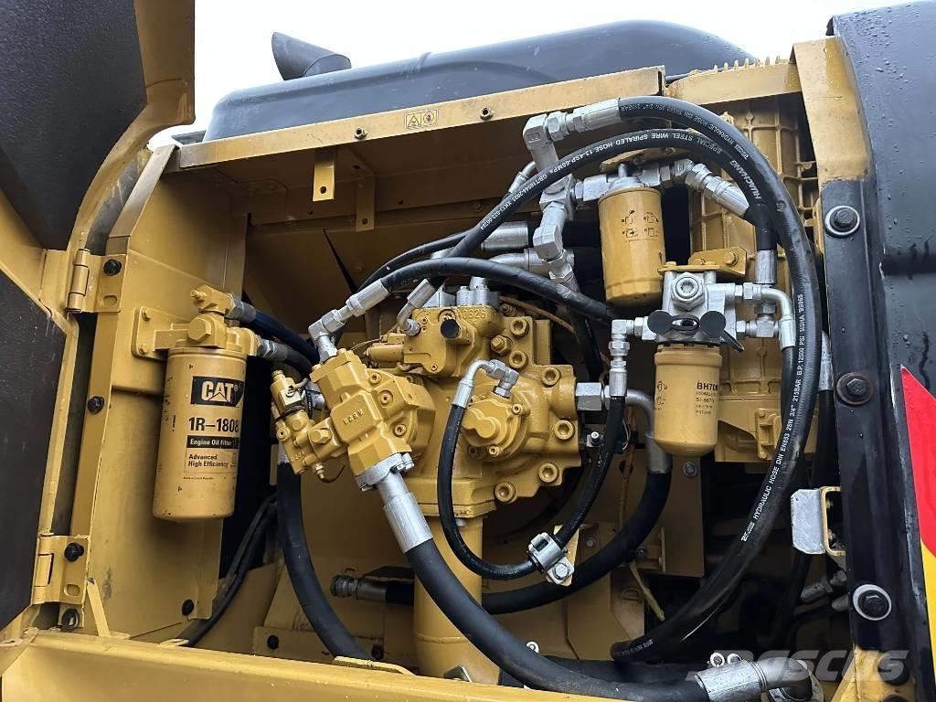 CAT 330D2 Raupenbagger