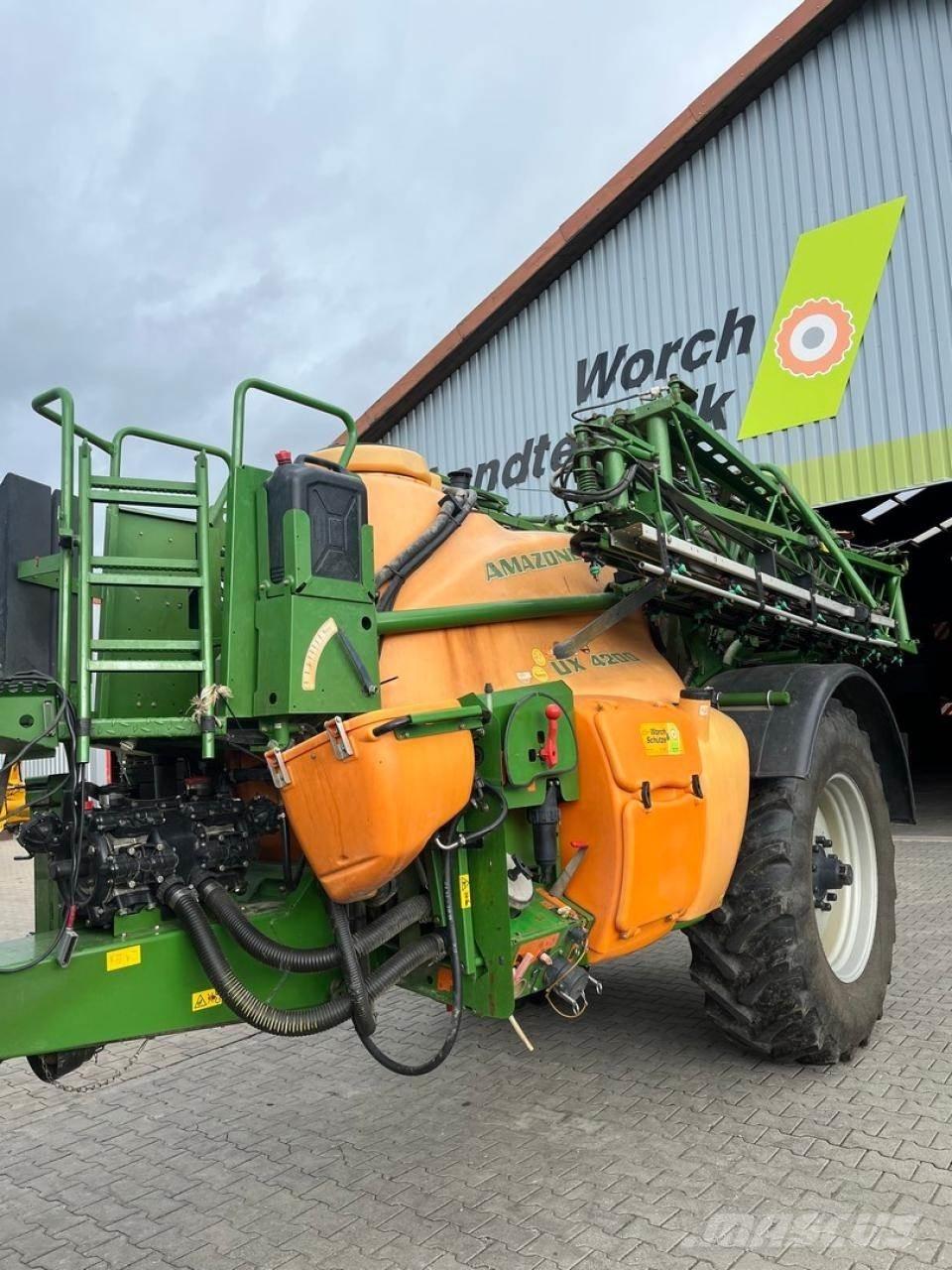 Amazone UX 4200 Anhängespritzen