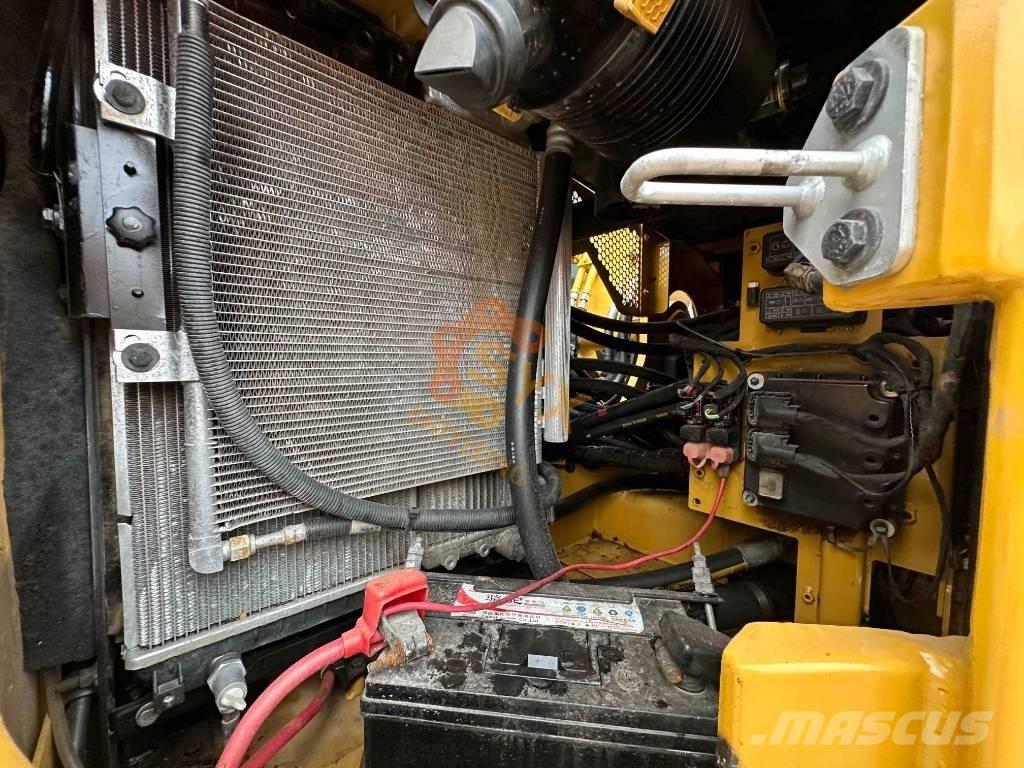 CAT 310 Raupenbagger