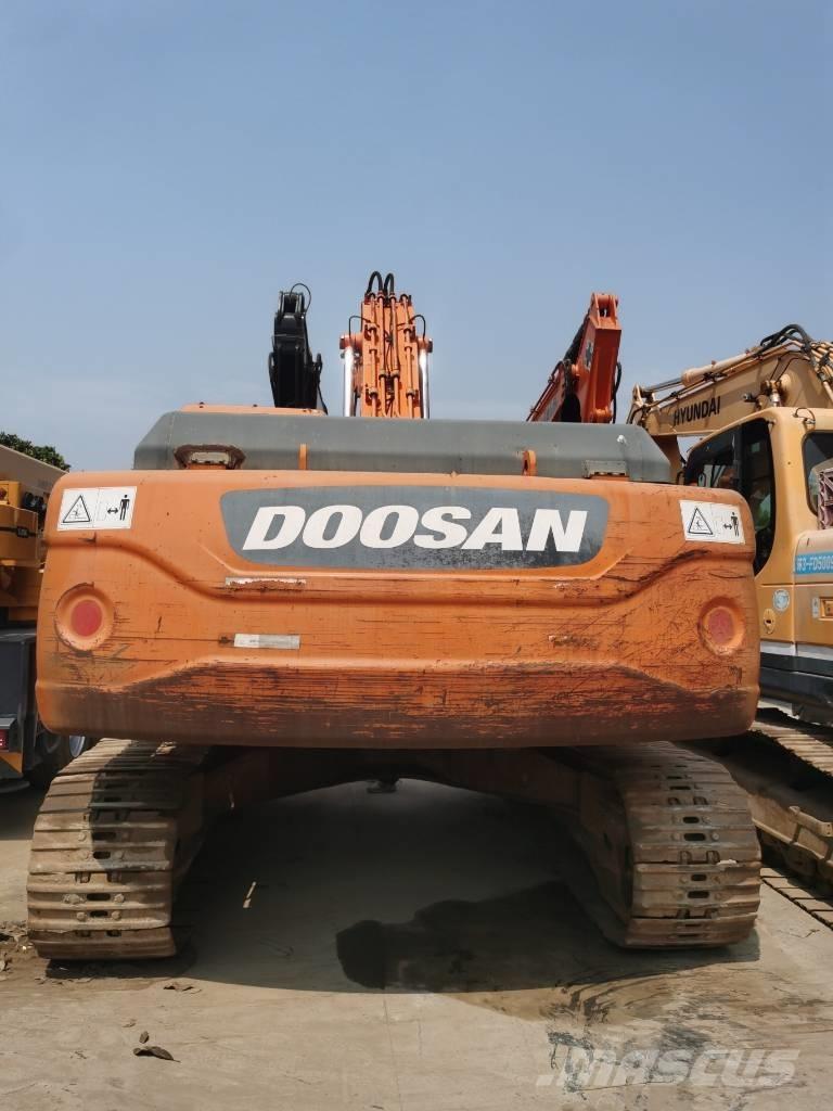 Doosan DX 300 LC--9C Raupenbagger