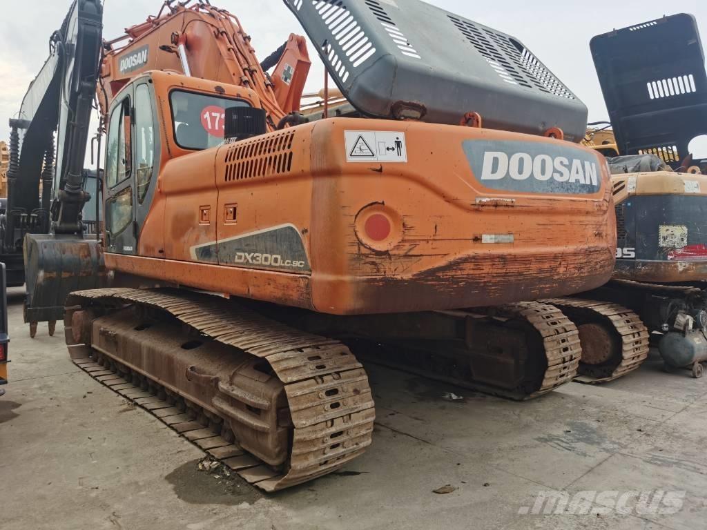 Doosan DX 300 LC--9C Raupenbagger